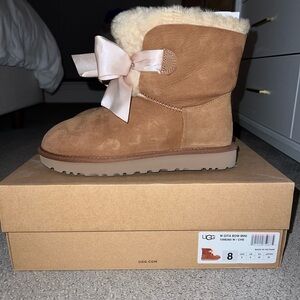 Ugg Gita Bow Boots in Chestnut (DISCONTINUED)